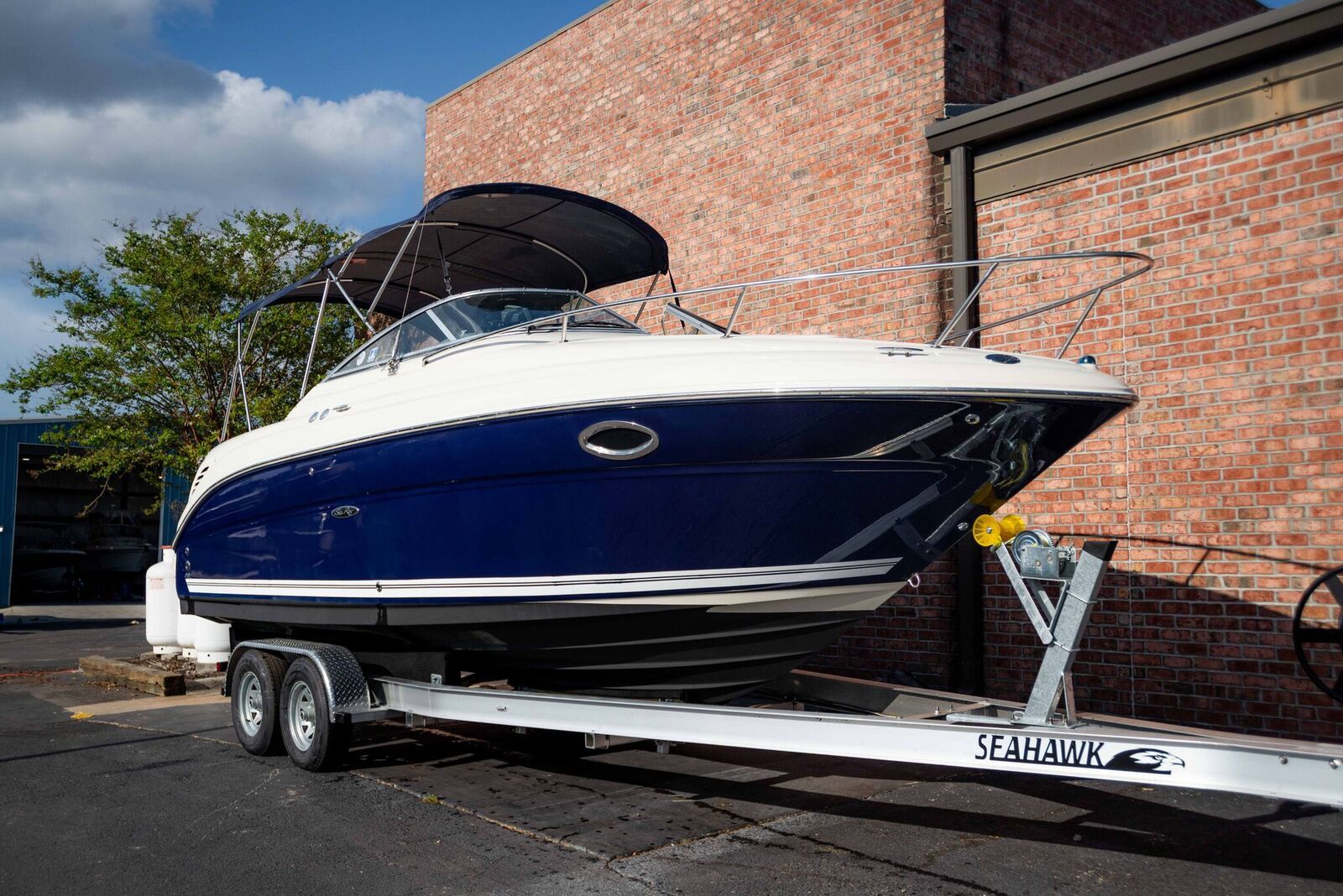 CLEAN with ONLY 200 HRS!! 2007 Sea Ray 250 Amberjack