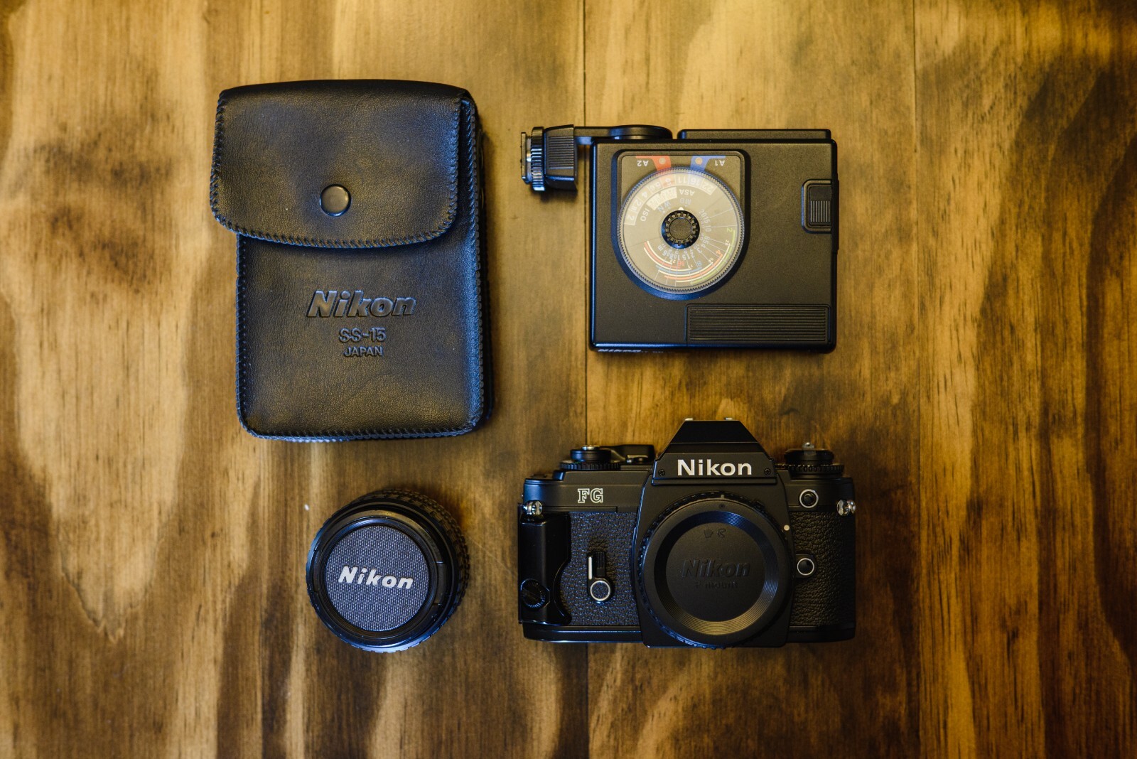 Nikon FG with Nikon 28mm f2.8 Series E Lens and Nikon SB15 FlashのeBay