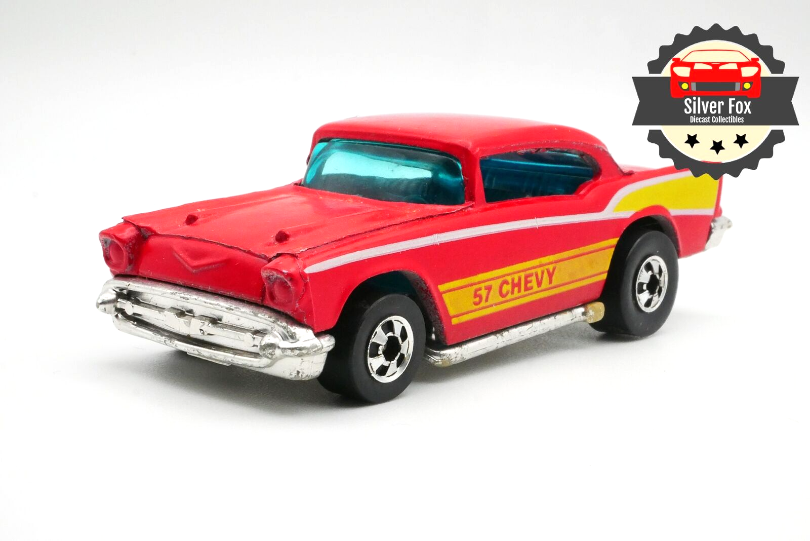 1957 CHEVY BEL AIR VINTAGE RED 1:64 SCALE DIECAST DIORAMA COLLECTOR MODEL CAR