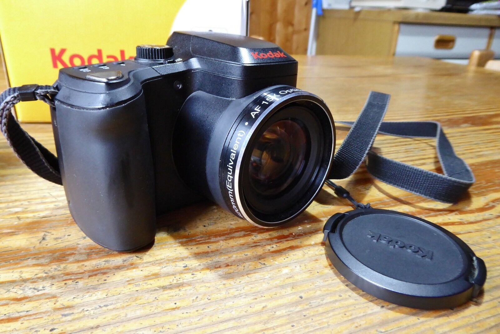 KODAK EASYSHARE Z1015 IS Bridge Digitalkamera   - wie neu !!!