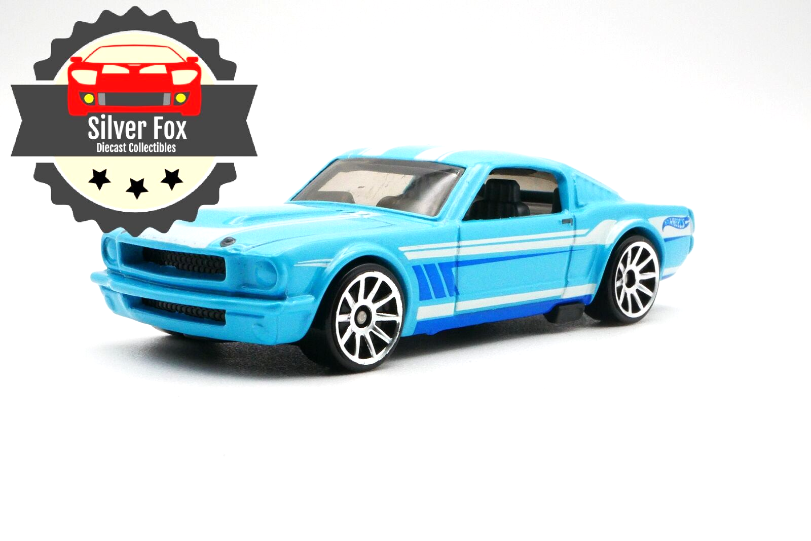 1965 FORD MUSTANG FASTBACK 2+2 AQUA 1:64 SCALE DIECAST DIORAMA COLLECTOR CAR