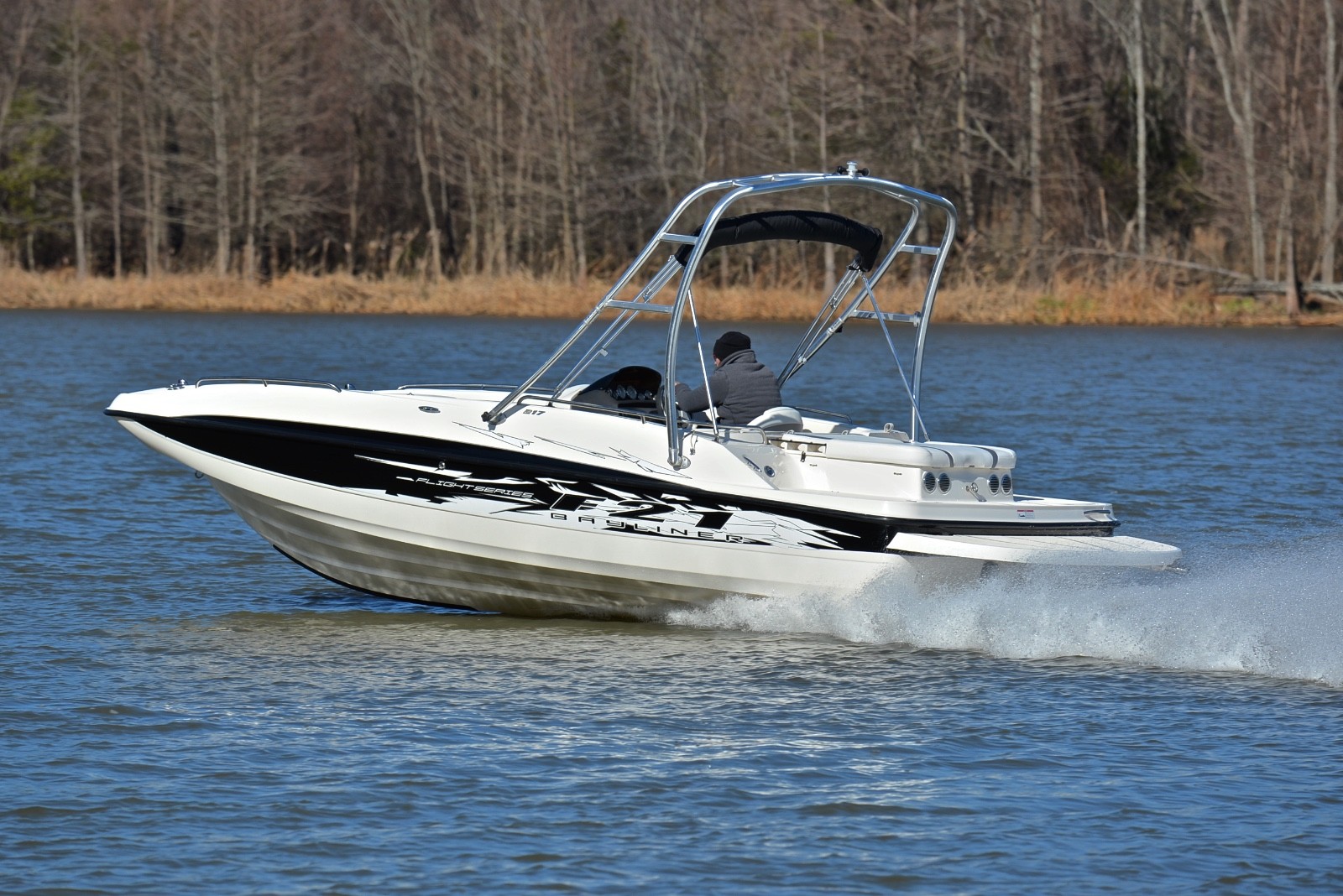 BAYLINER 21 FLIGHT SERIES... WAKE DECK ....UNDER 100 HOURS