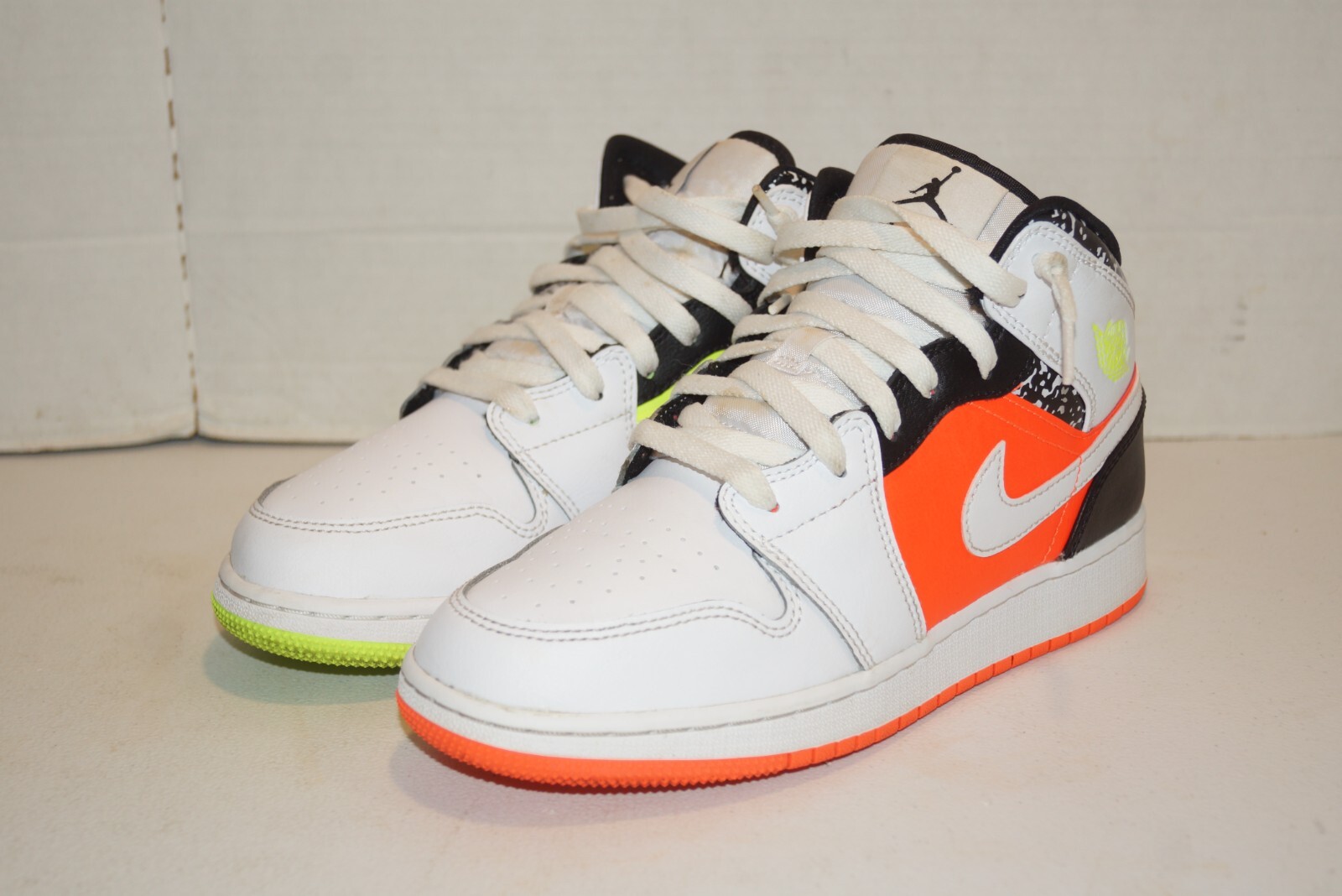Nike Air Jordan 1 Mid Composition Notebook 554725-870 Size