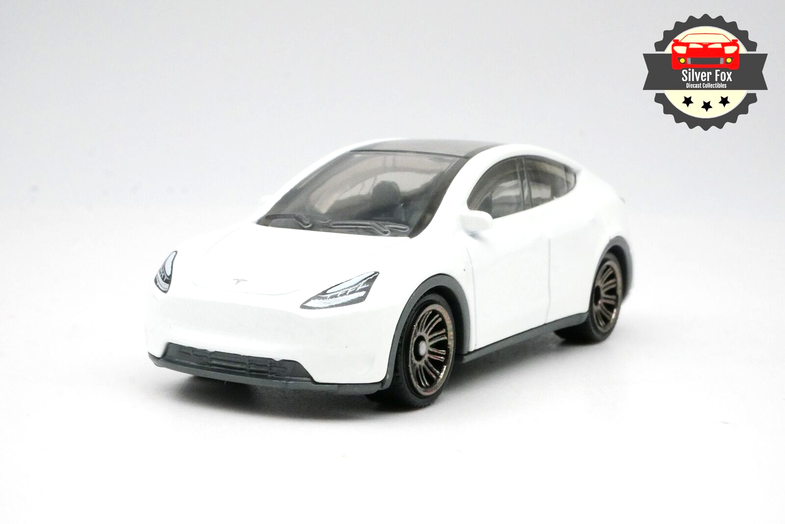 2021 TESLA MODEL Y WHITE 1:64 SCALE DIECAST COLLECTOR MODEL CAR