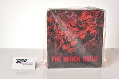 Mezco Toyz ONE:12 Mossquatch The Black Mold Edition Action Figure