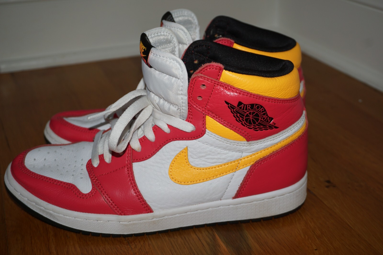スニーカー Nike Air Jordan 1 Retro High OG Light Fusion Red Nike Air Jordan 1 Retro High OG Light Fusion Red 2021 Men's