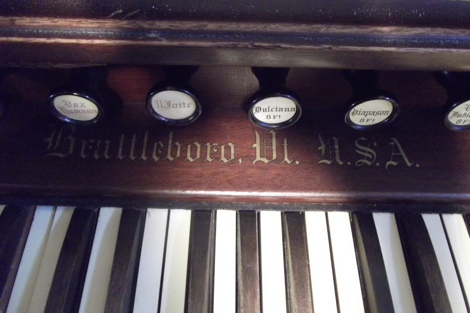 Estey Pump Organ-Antique