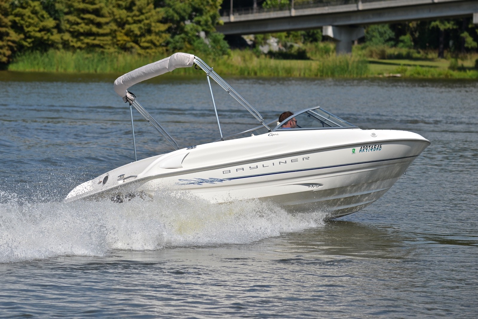 BAYLINER 1750.... VERY CLEAN ..... UNDER 200 HOURS