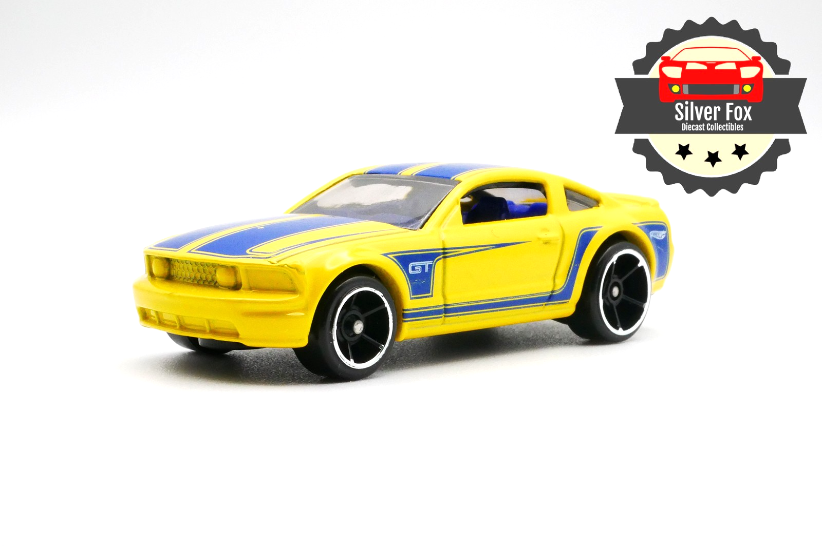 2005 FORD MUSTANG GT YELLOW 1/64 SCALE DIECAST COLLECTOR MODEL CAR