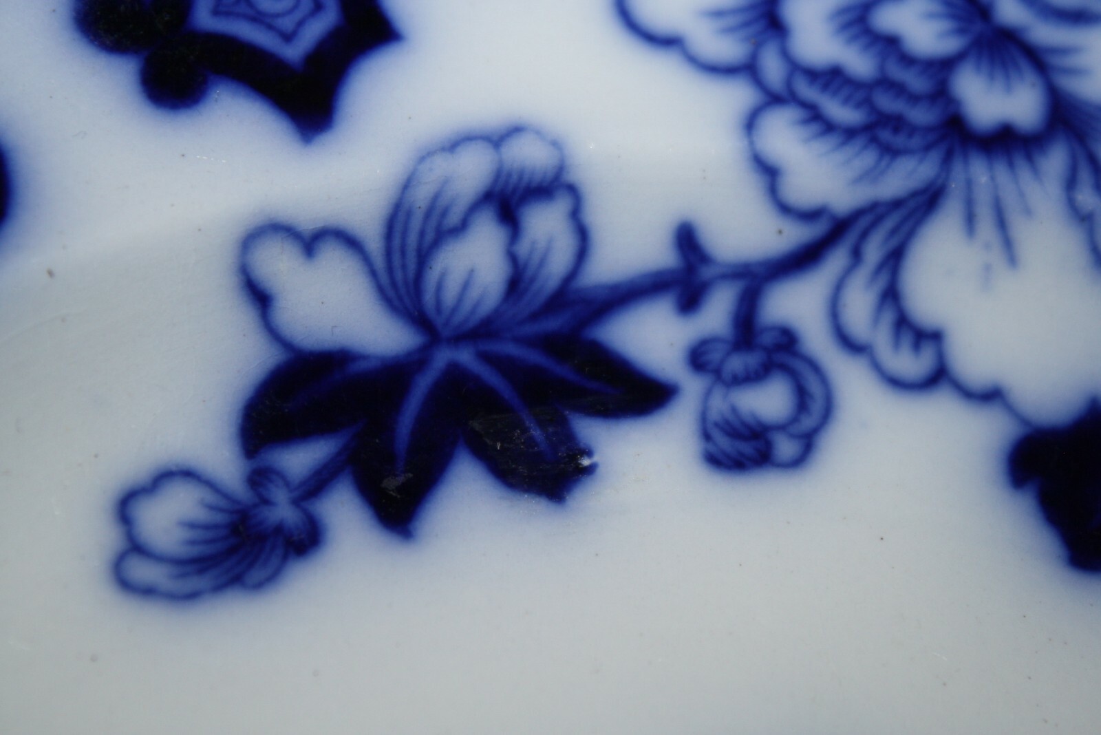 Antique Flow Blue Cauldon 8 7/8