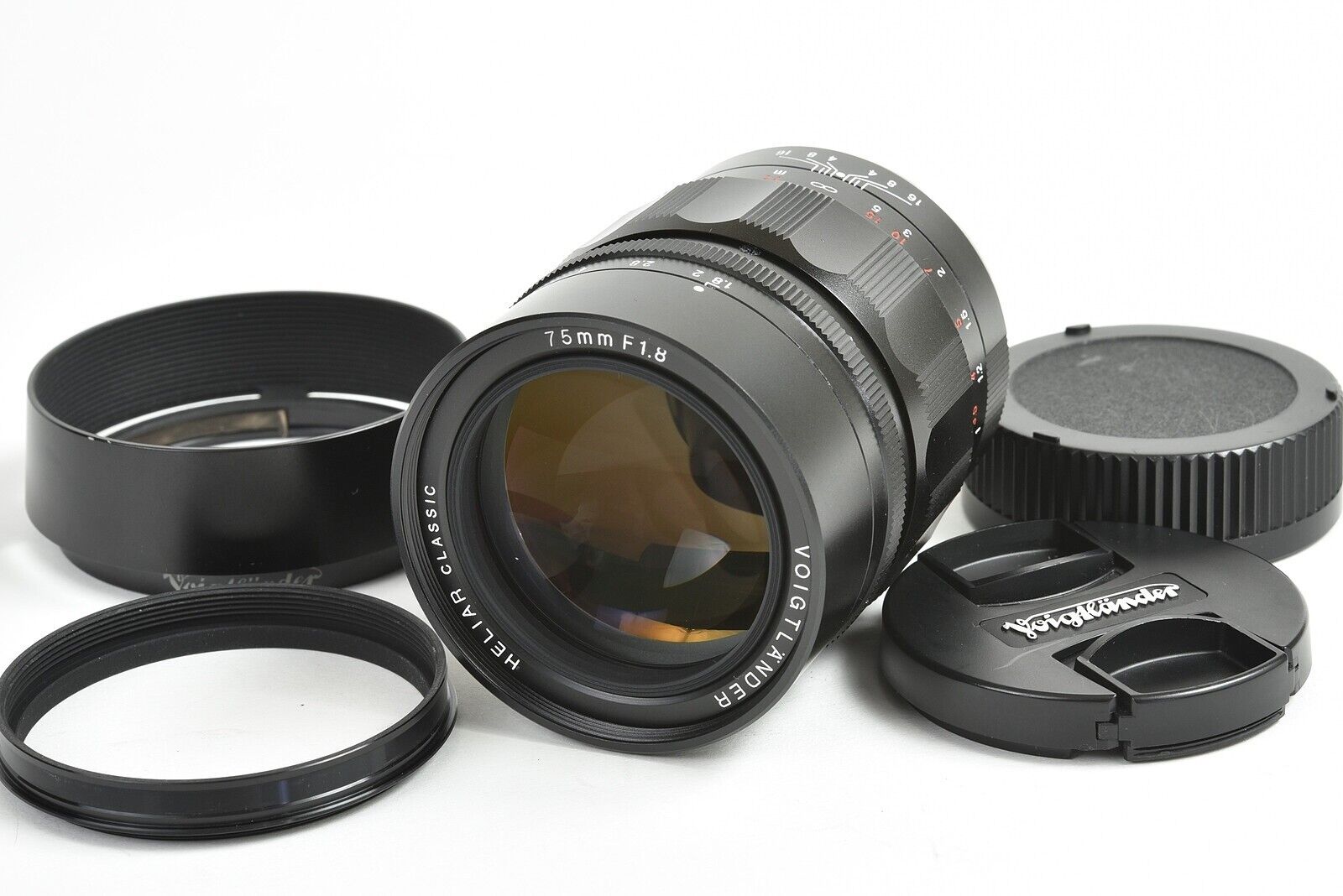 Voigtlander Heliar Classic 75mm f/1.8 VM Leica M Mount Lens Voigtlander Heliar Classic 75mm f/1.8 VM Leica M Mount Lens