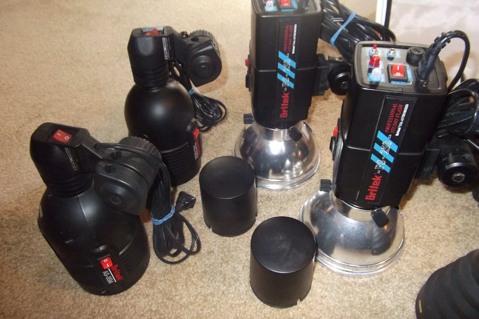 Britek Studio Lighting Kit with Flashes, Stands, Umbrellas, Softcase Lightboxes