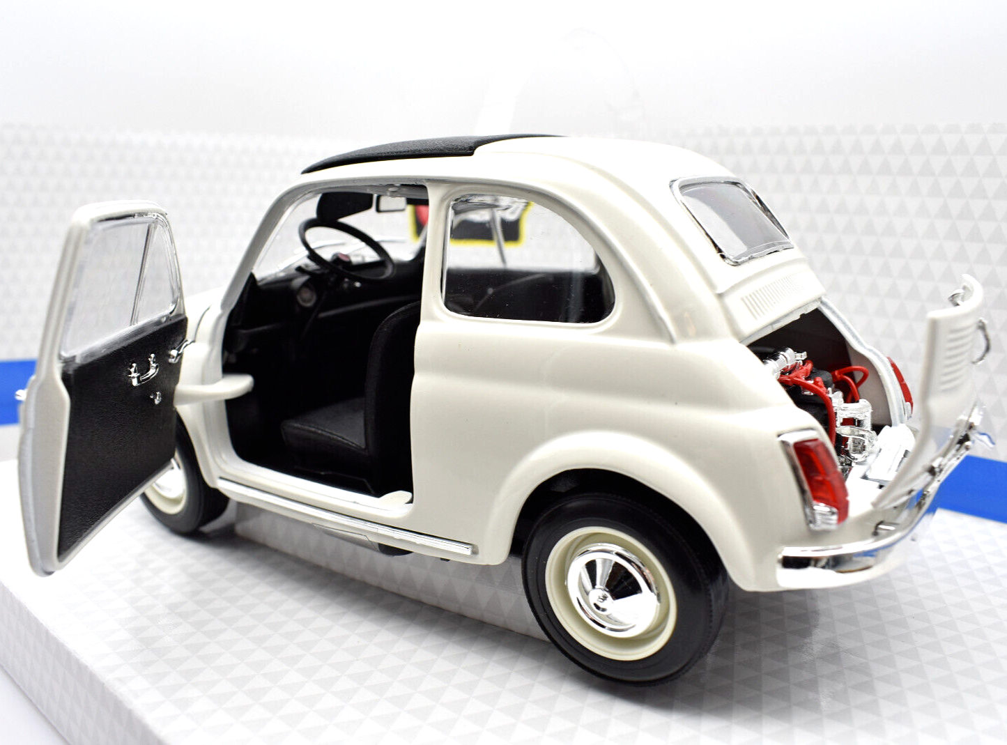 Fiat 500 f  1/18 ミニカー　burago社 Fiat 500 F 500f White 1:18 Scale BURAGO Diecast Era Car