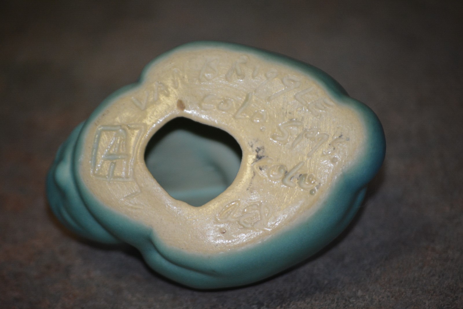 VAN BRIGGLE FIGURAL RABBIT TEAL GREEN  3 1/2