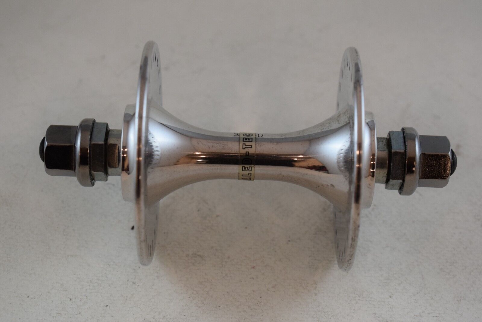 SUZUE front hub 48 hole high flange Stamped 3D sealed tech SUZUE front hub 48 hole high flange Stamped 3D sealed tech