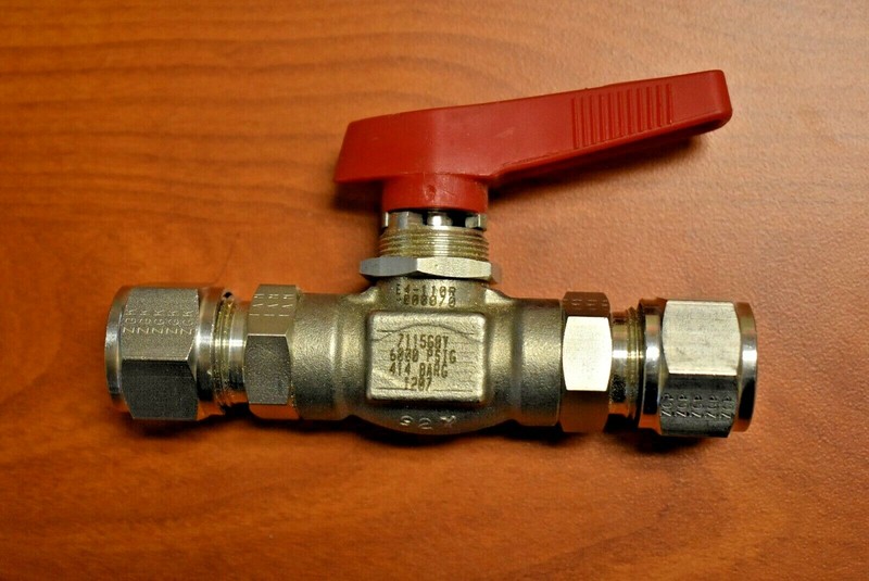 Hoke 7115G8Y Ball Valve, 6000 PSIG, 414 BARG, New