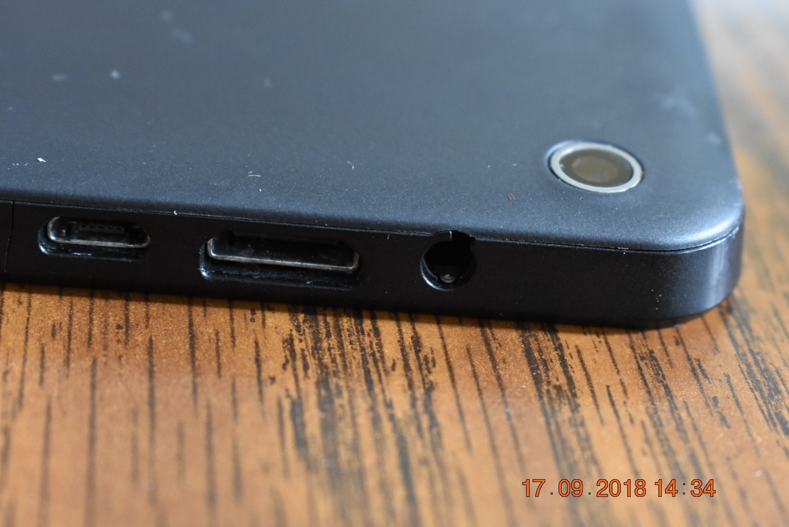 Nvidia Shield K1 16GB Tablet F1761W + Screen Cover With Controller & USB Charger