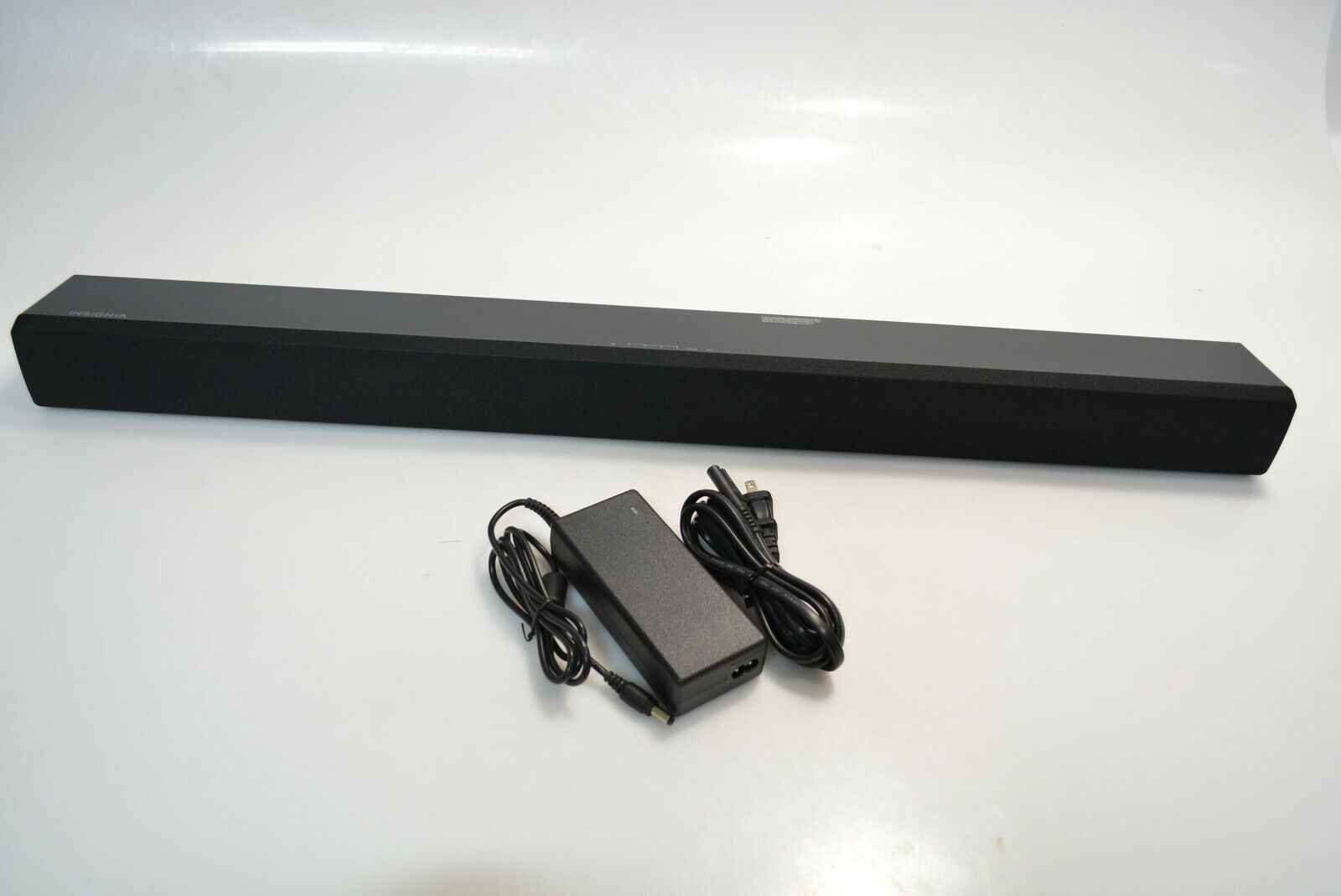 Insignia 2 0 channel soundbar with digital amplifier black