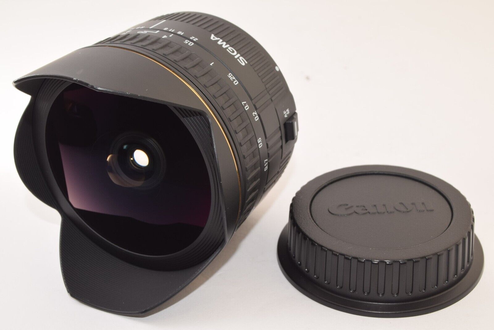 SIGMA 15mm F/2.8 EX DG FISHEYE Lens for Canon EF Mount From SIGMA 15mm F/2.8 EX DG FISHEYE Lens for Canon EF Mount From