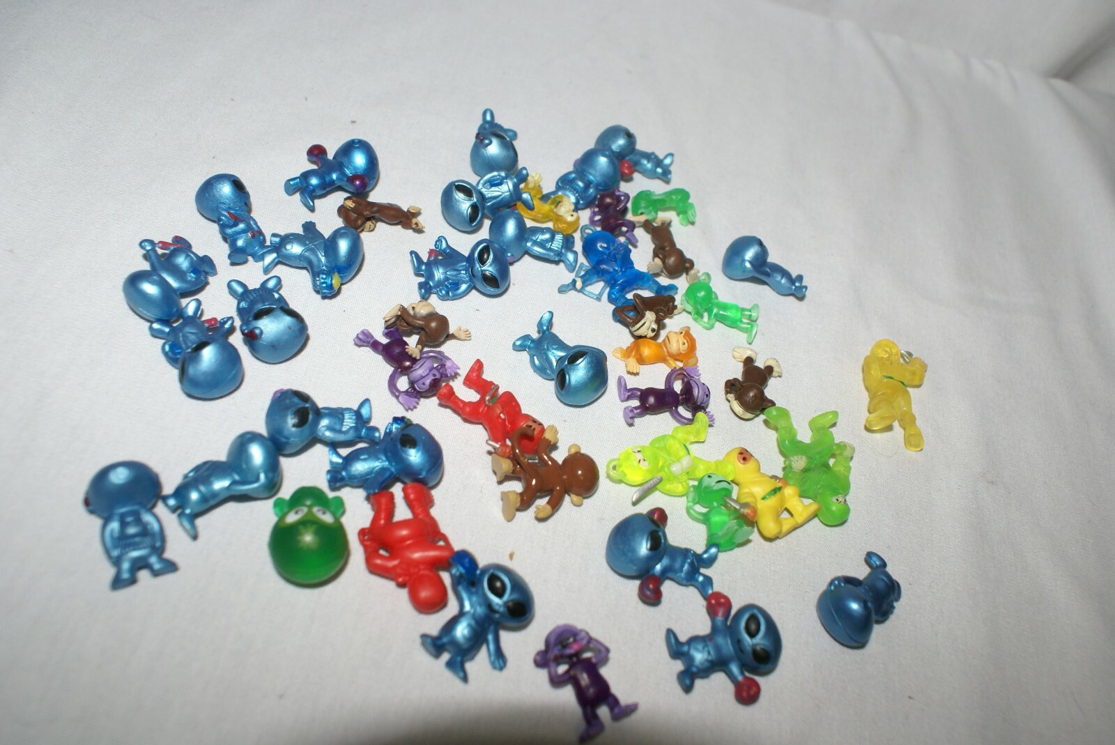 Vintage Gumball Machine Prize LOT Aliens Monkeys Ninjas
