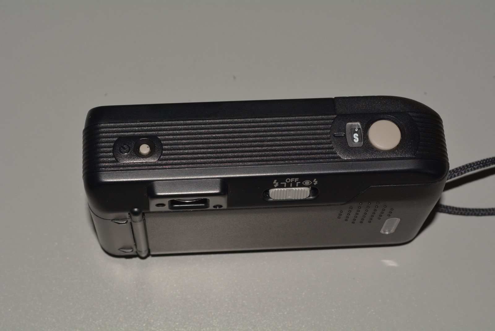 Canon Sure Shot Look 35mm Film Camera with Strap and Pouch