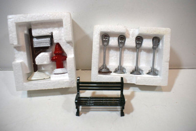 Dept 56 FIRE HYDRANT, PARKING METER,  IRON BENCH  Heritage Village   (h1023)