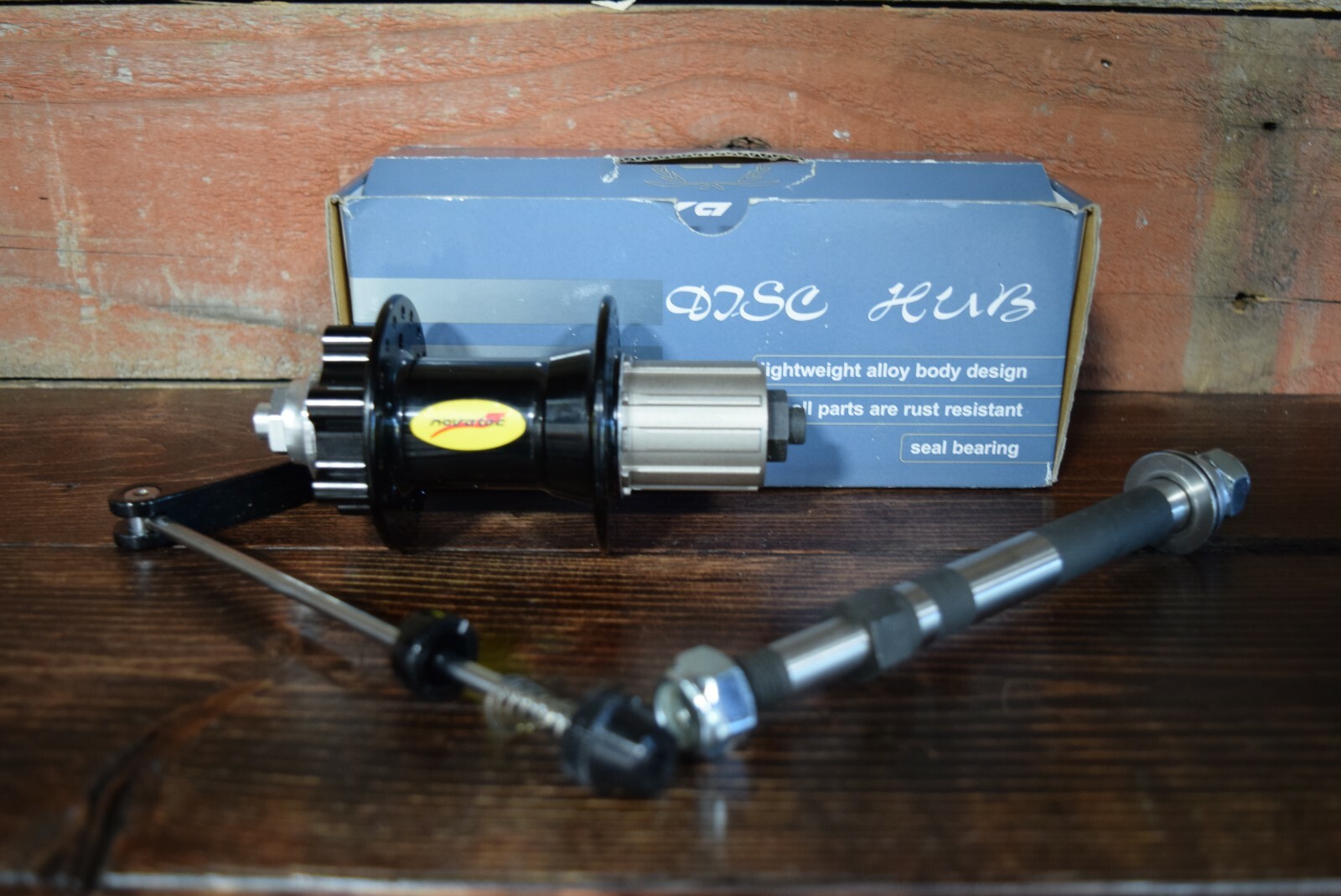 NOVATEC DISCハブ　F:100mmTA/QR R:135mmQR NEW NovaTec Disc Front Hub Sealed Bearing Rust Resistant