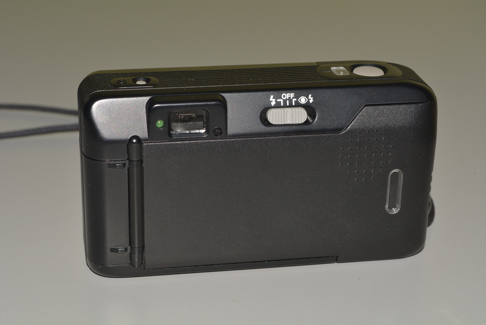 Canon Sure Shot Look 35mm Film Camera with Strap and Pouch