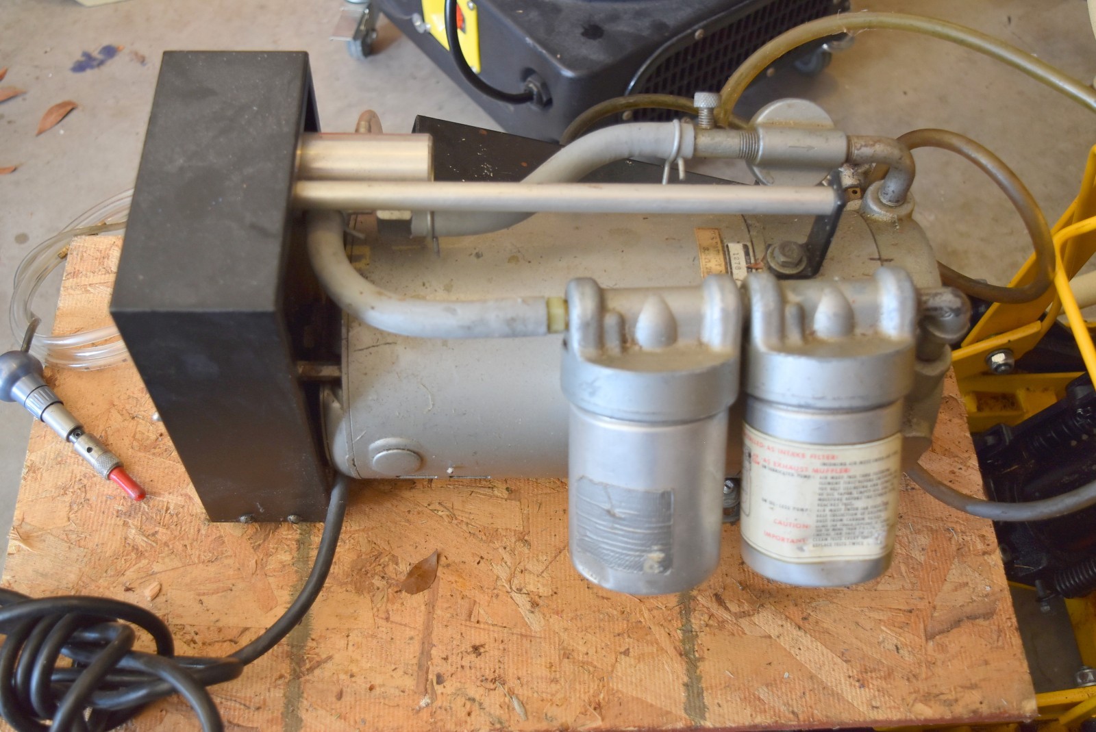 GRS Gravermeister 101-C 300 SERIES WITH HAND PIECE AND PEDAL USED AND WORKING.