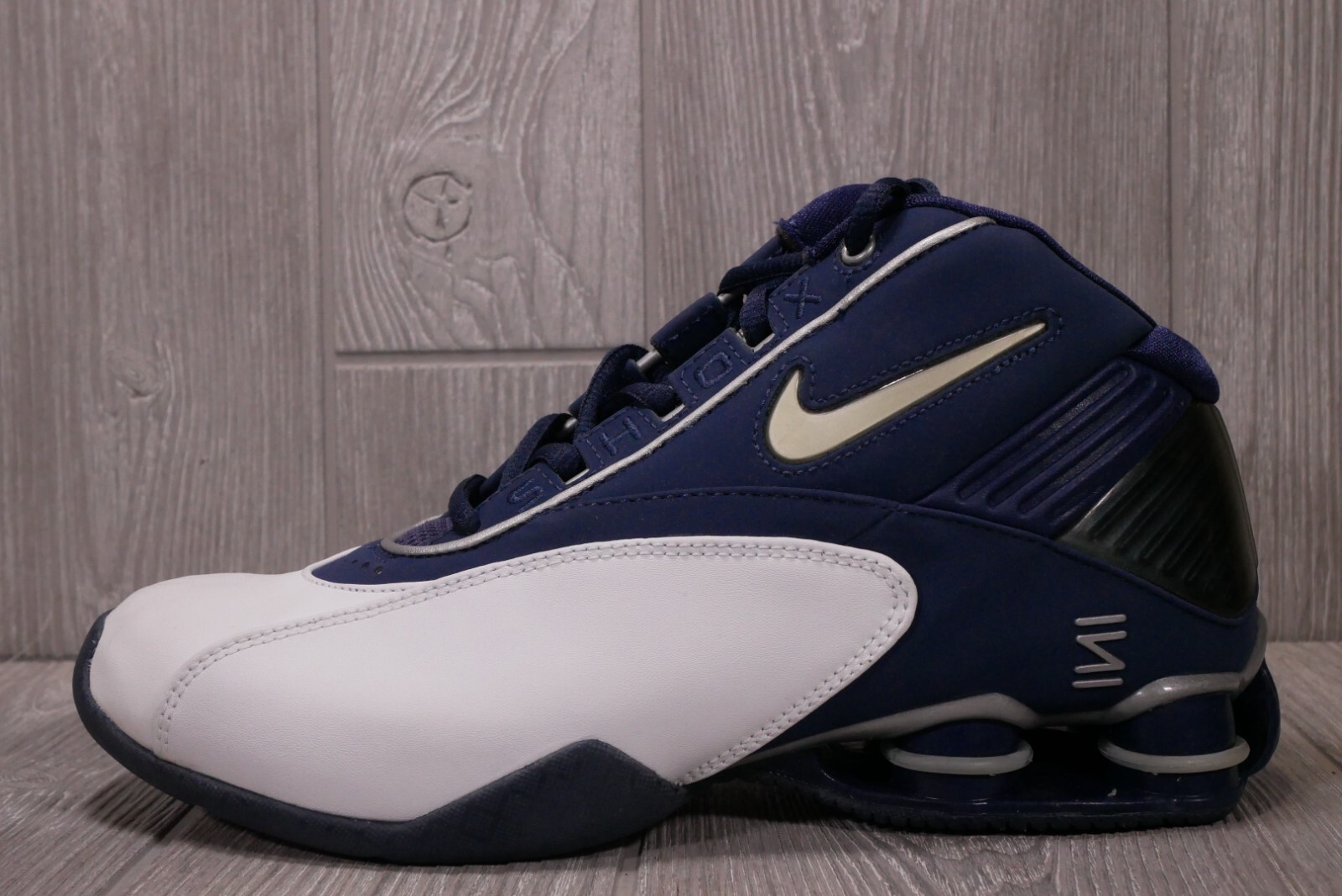 NIKE size 31 NIKEiD. スポーツ　スポーツ Shox ジャンク Nike Shox 2012 NZ Blue/Orange/Gray Athletic Running Shoe
