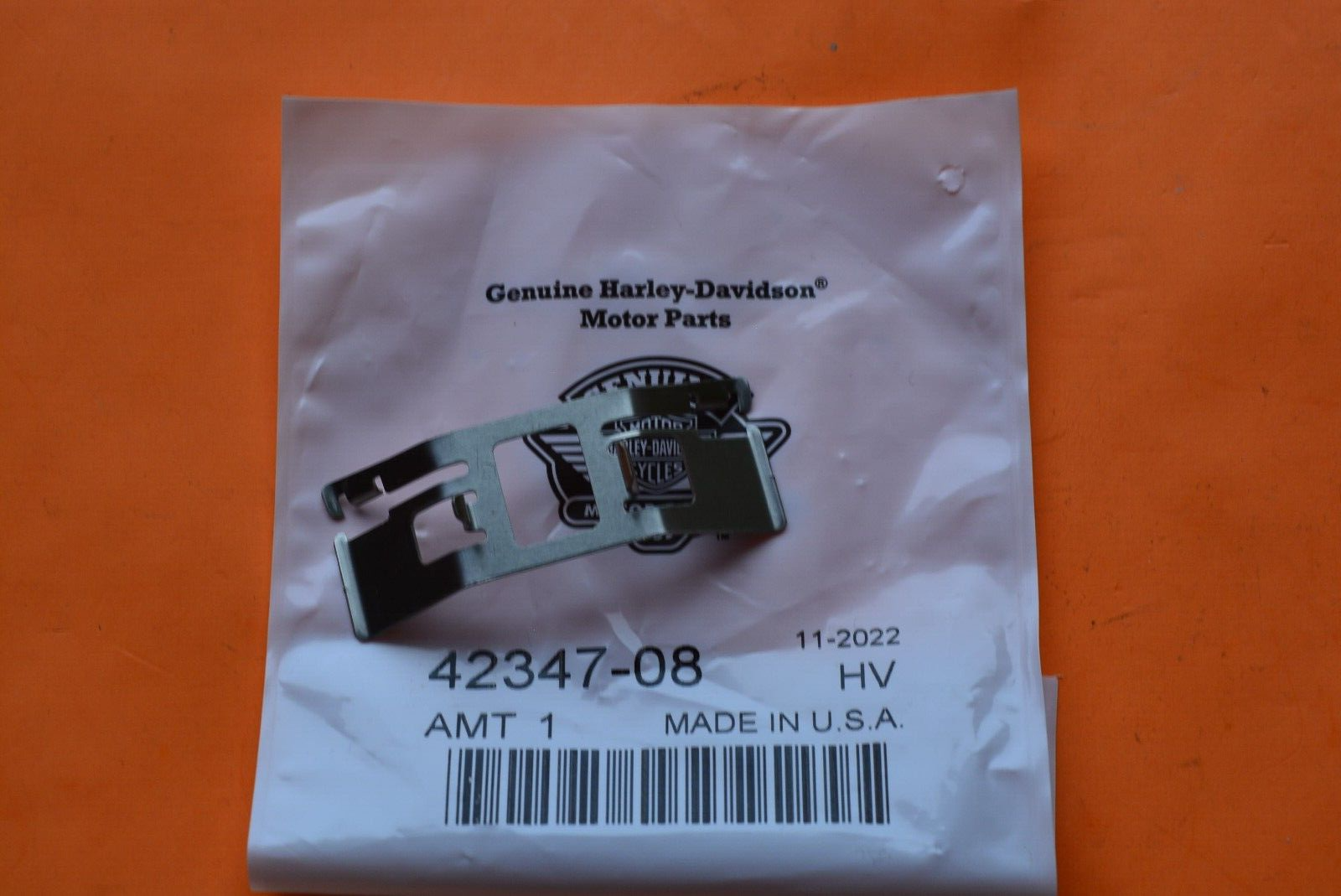 HARLEY NEW OEM REAR BRAKE CALIPER SPRING PLATE SOFTAIL DYNA 42347