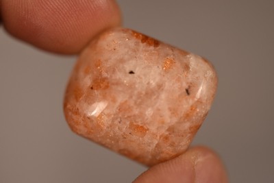 *SUNSTONE* Tumbled Stone 2.7cm 20.1g Natural Stone Healing Protective