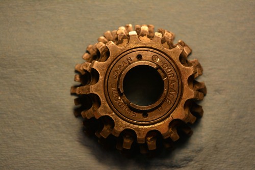 Broche broche cuivre suisse victorien 1850 émail or château chillon lac