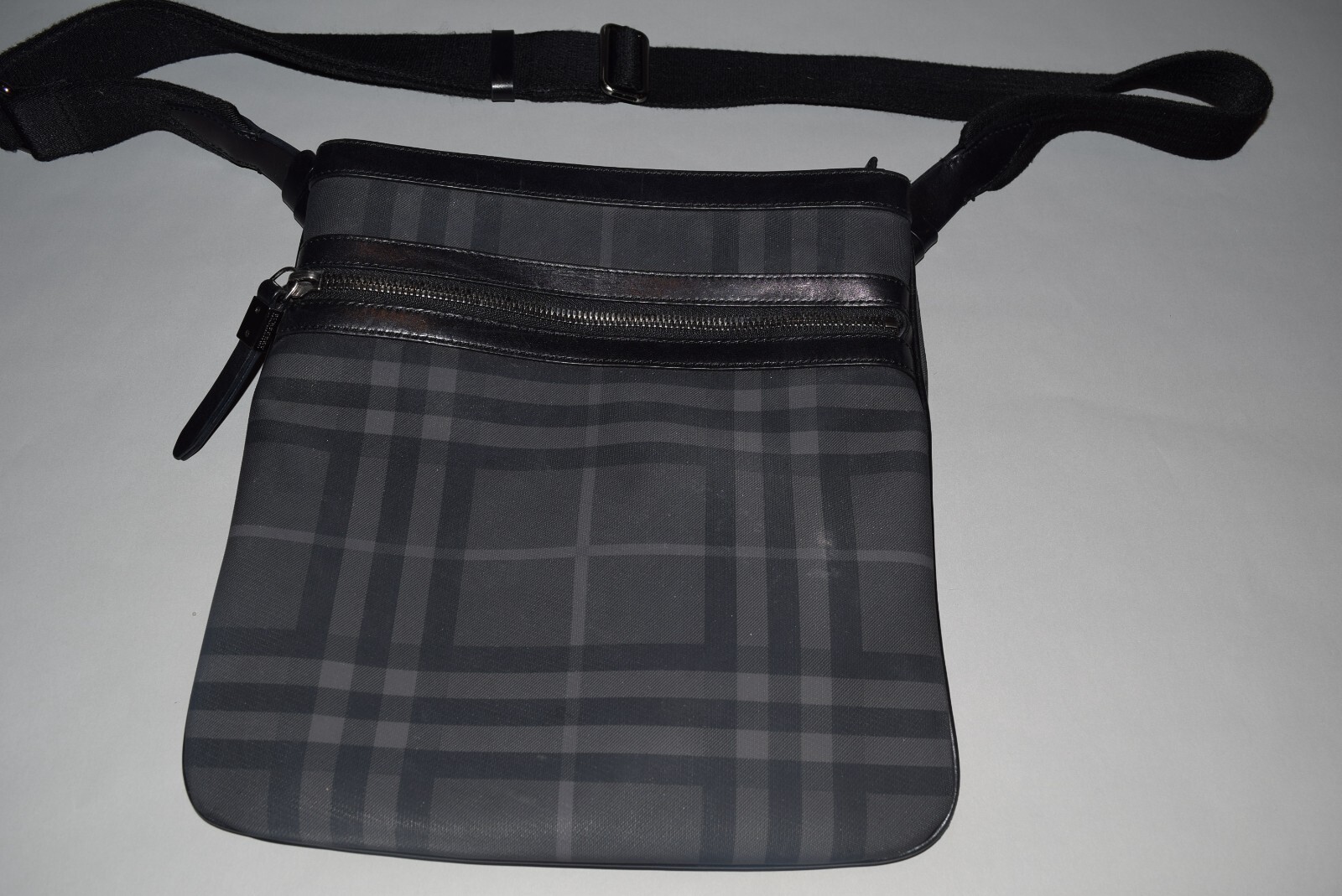 【BURBERRY】TB Canvas Crossbag/追跡+関税+全国送料込み 関税負担なし☆Burberry バーバリー ミニ ローラバッグ