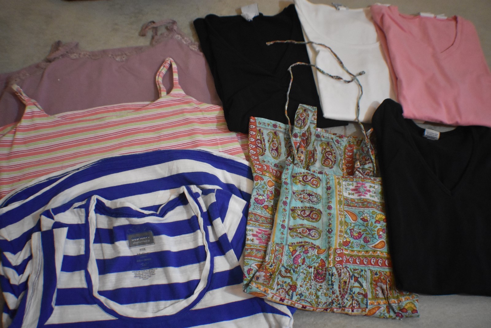 LOT OF 48 MATERNITY CLOTHES M Medium Summer Fall