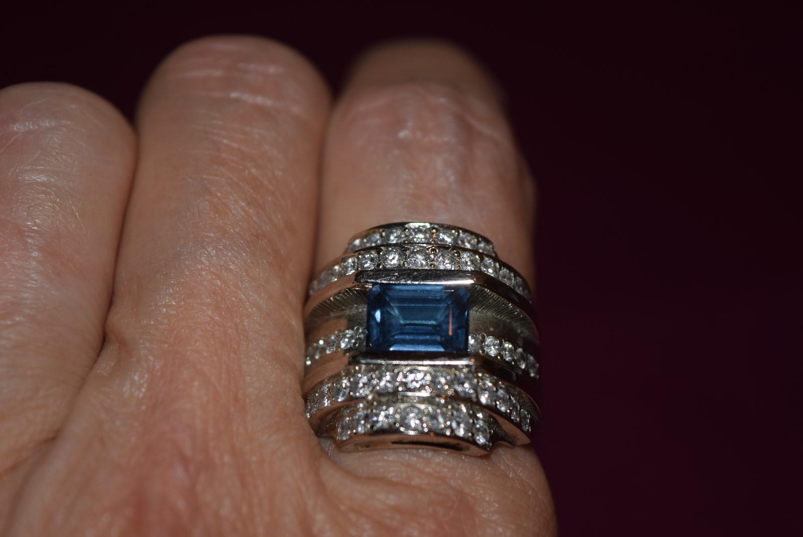 NATURAL SAPPHIRE AND DIAMOND RING IN 14 KT GOLD