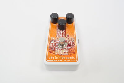 Electro-Harmonix Flatiron Fuzz Distortion Effects Pedal
