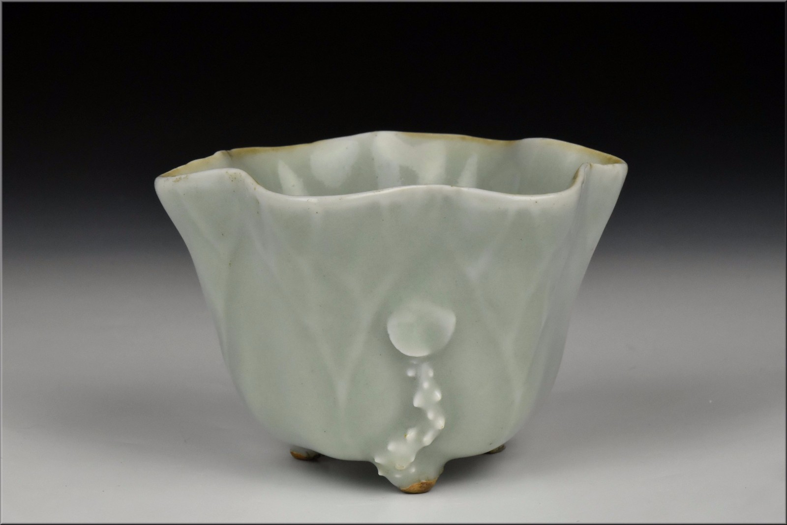 Chinese Kangxi Period / 17th / 18th Century Celadon Libation Cup