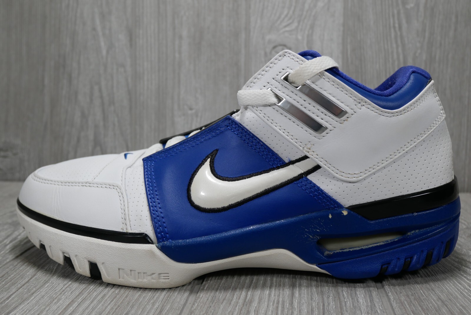 lebron james 2004 shoes