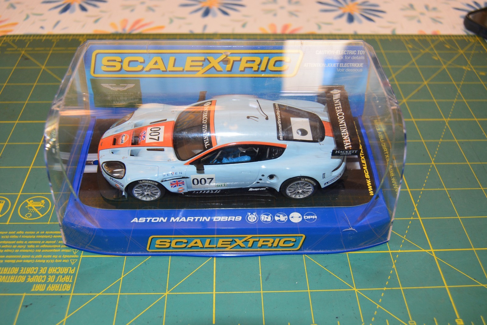 ミニカー ASTON MARTIN DBR9 007 Scalextric Vintage Scalextric Hornby 1/32 slot Car #007 Gulf Aston