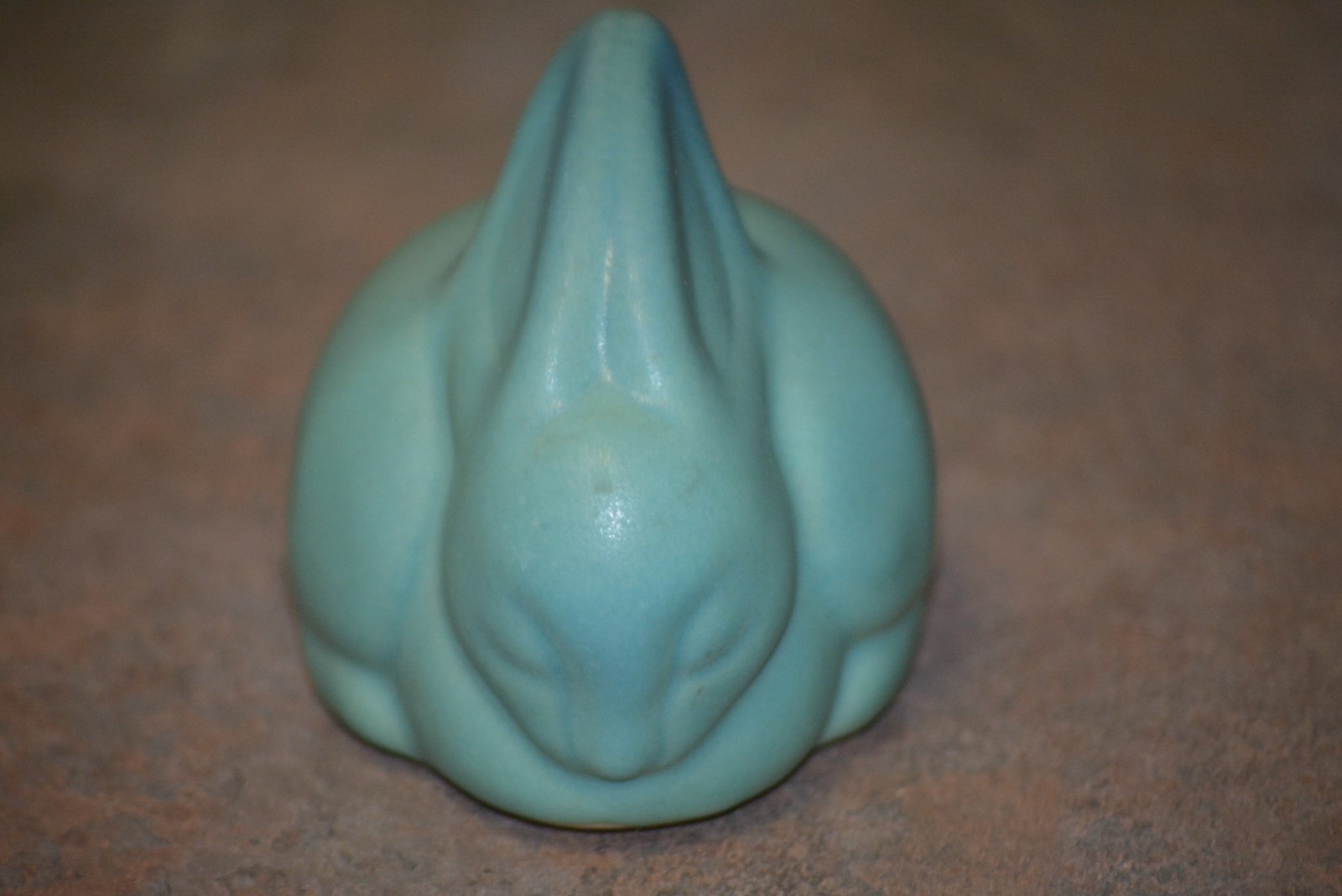 VAN BRIGGLE FIGURAL RABBIT TEAL GREEN  3 1/2