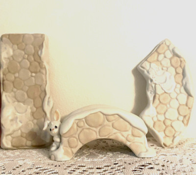 SUGAR TOWN  THREE EXTRA PIECES - PRECIOUS MOMENTS COBBLESTONE BRIDGE/ 2 SIDEWALK