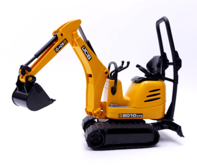 Bruder 62002 JCB Excavator 8010 CTS