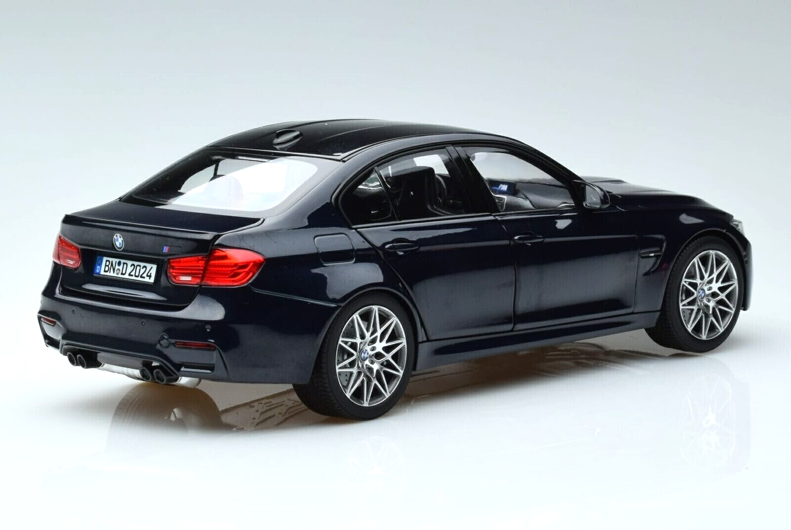304-036 ノレブ 1/18 BMW M3 Competition 2017 s-l400.jpg