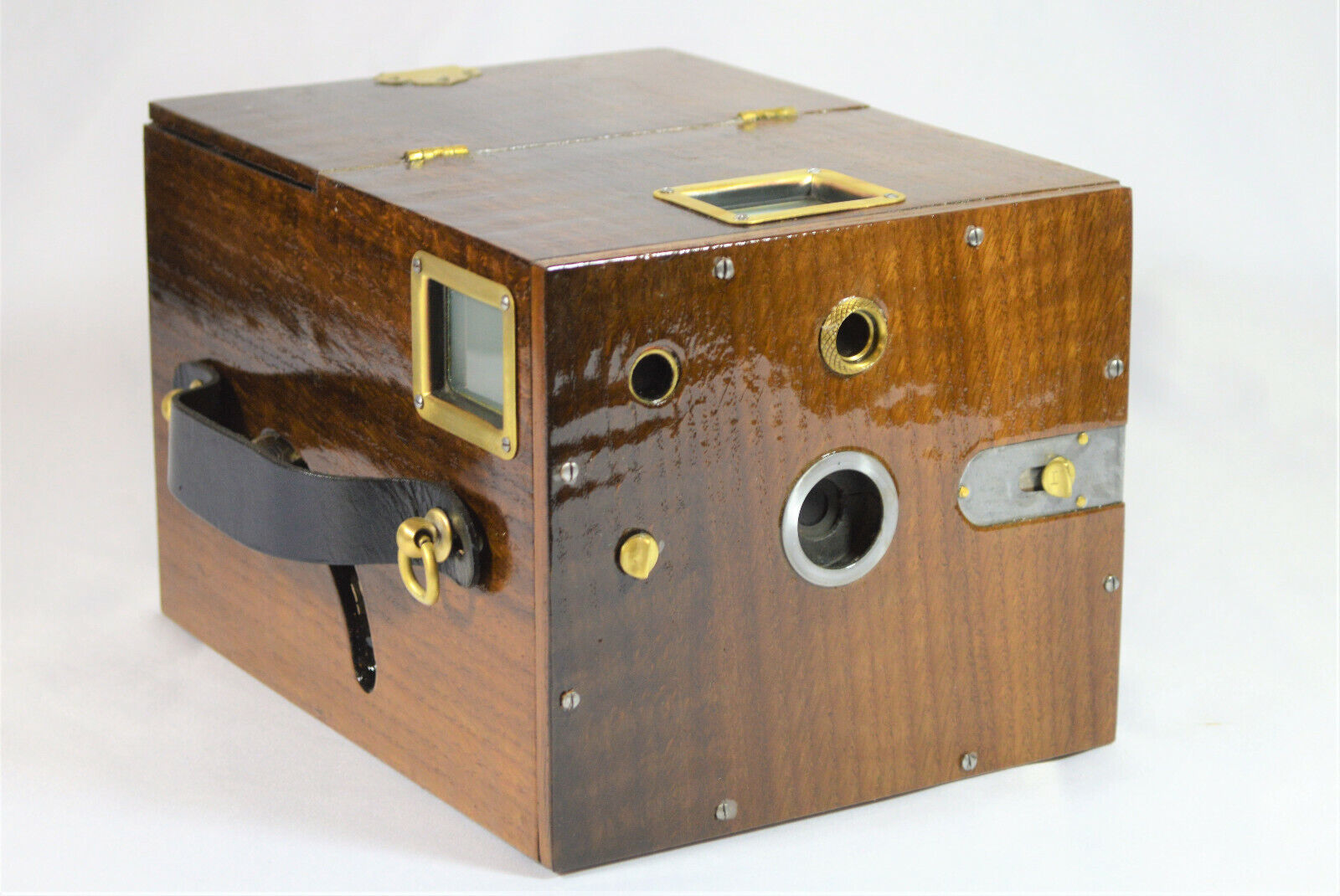 BOX CAMERA 123-yr old. ANTIQUE ADLAKE REGULAR ADAMS BOX CAMERA 123-yr old. ANTIQUE ADLAKE REGULAR ADAMS