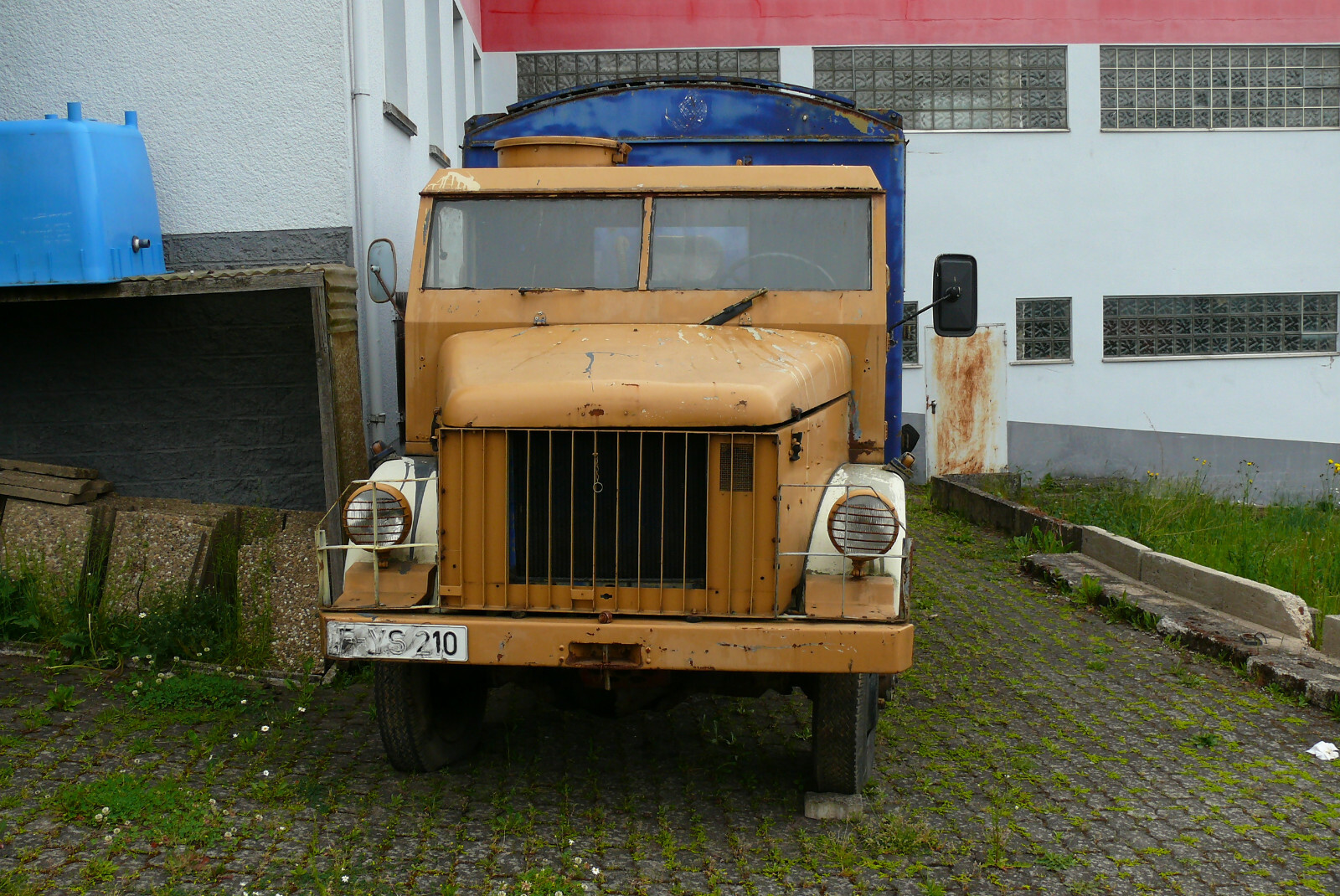 2 Stück Borgward B522 A Diesel, Militär Expeditionsfahrzeug Wohnmobil Oldtimer