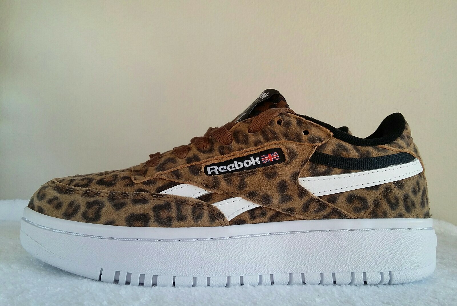 wow REEBOK CLUB C DOUBLE REVENGE WOMEN Sz 6 ANIMAL LEOPARD PRINT Suede  PLATFORM: купить с доставкой из США, цена 10 005 руб - (224425719739)