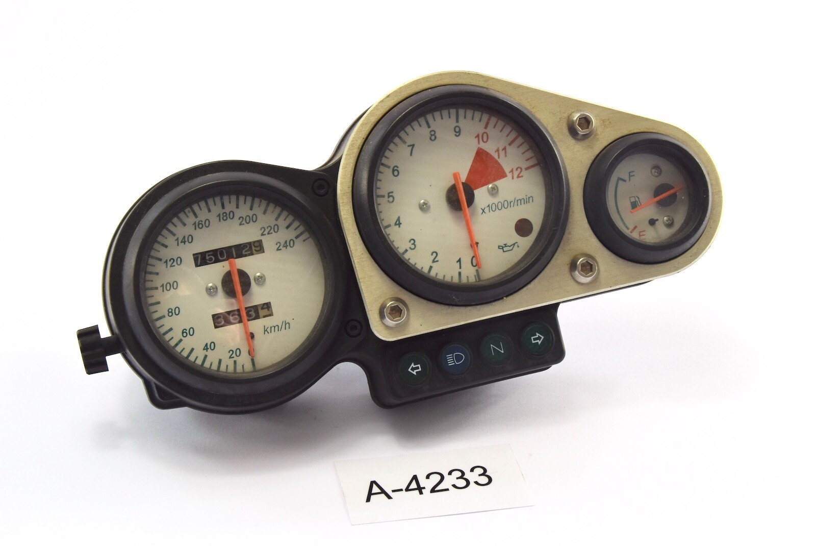 zr-7s 純正メーター　カワサキ　ジャンク 2002 KAWASAKI ZR 7S ZR7S 750 Speedometer / Speedo Gauge Dash