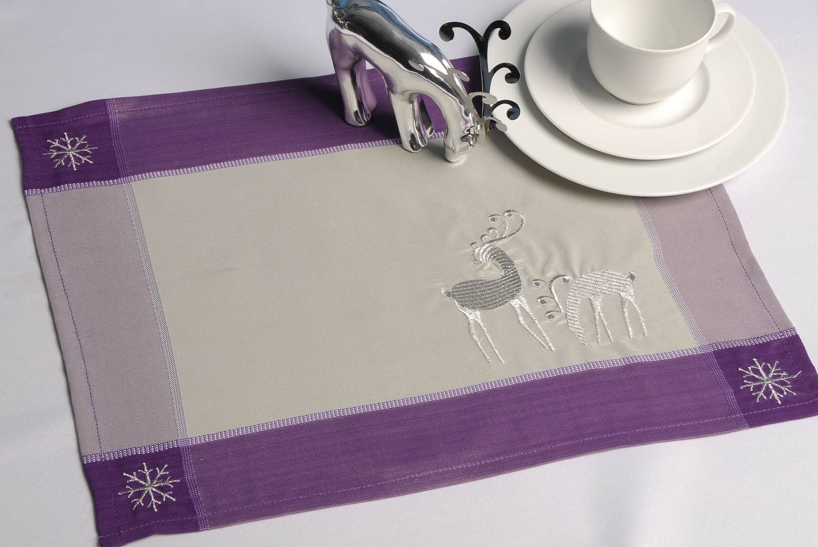 Jacquard Platzdeckchen Weihnachten 33 x 45 cm mit Rentier bestickt lila silber