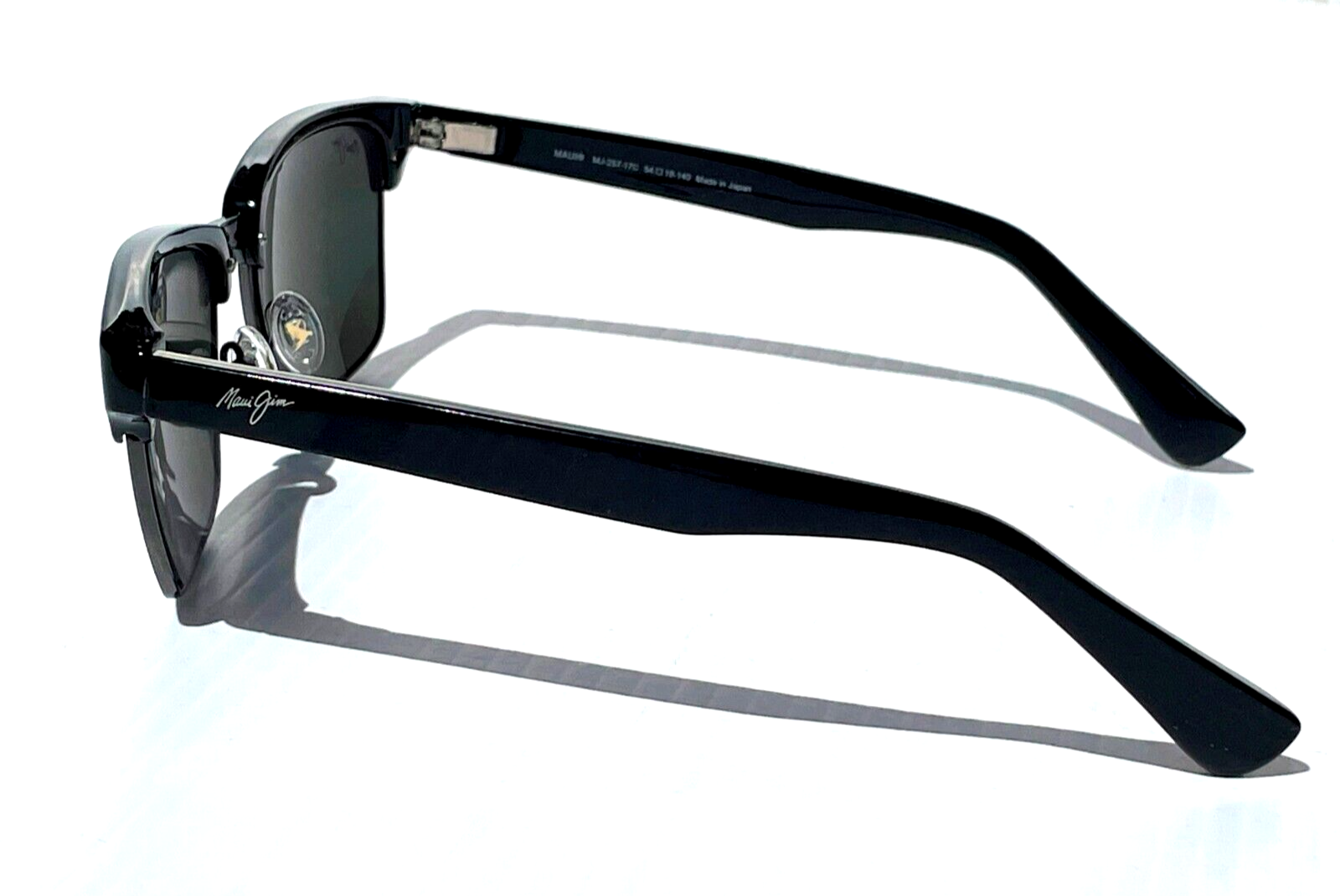 Pre-owned Maui Jim Kawika Glossy Black Polarized Neutral Grey Lens Sunglass 257-17c In Red